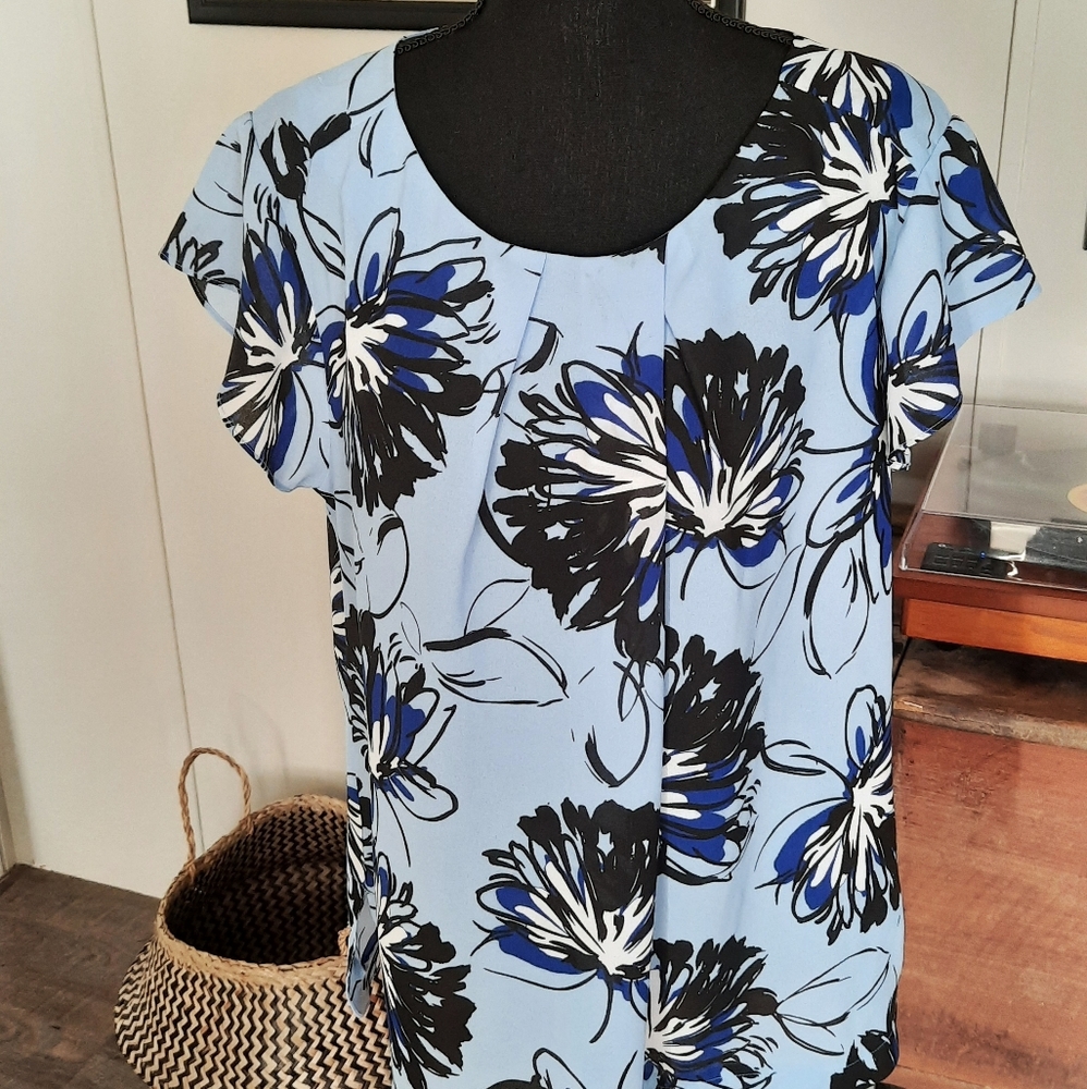 Liz Claiborne Blouse with Flutter Sleeve